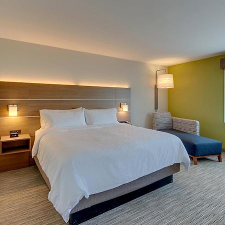 Holiday Inn Express & Suites - Roanoke - Civic Center Экстерьер фото