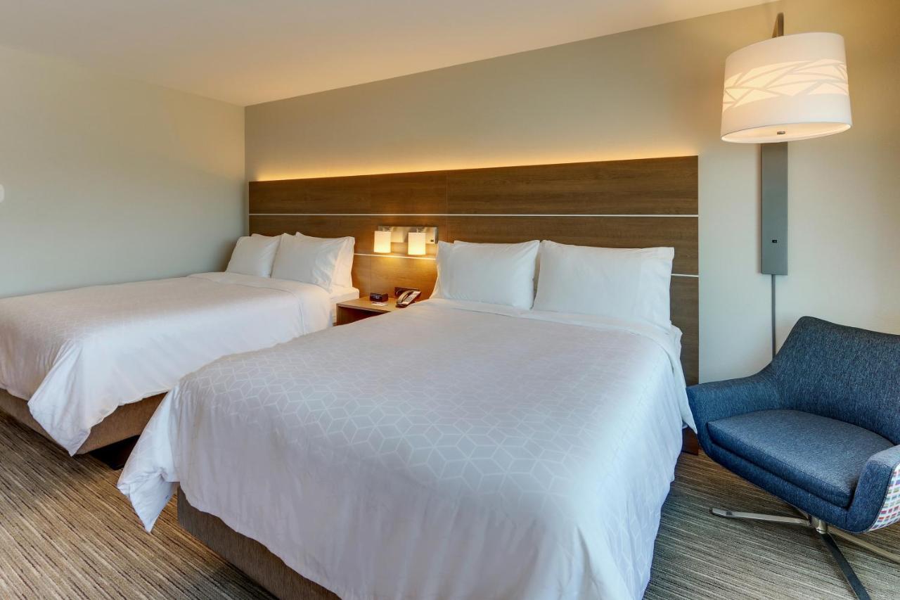 Holiday Inn Express & Suites - Roanoke - Civic Center Экстерьер фото