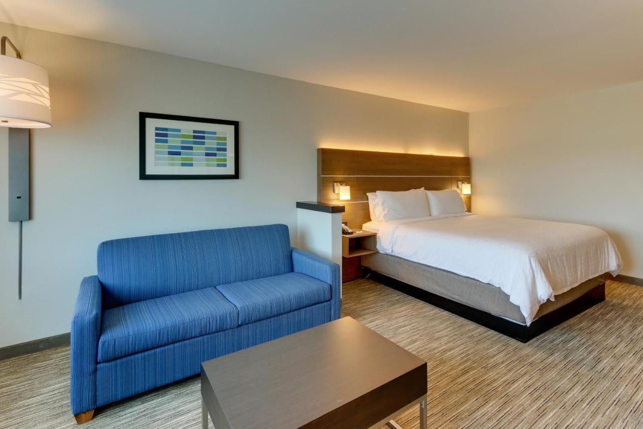 Holiday Inn Express & Suites - Roanoke - Civic Center Экстерьер фото