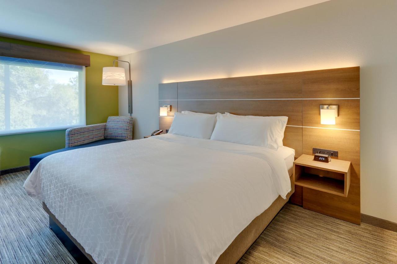 Holiday Inn Express & Suites - Roanoke - Civic Center Экстерьер фото